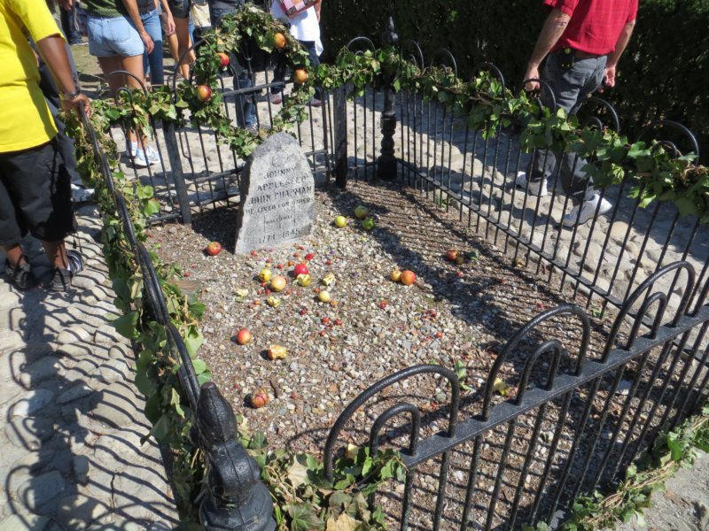 visitthegravesite.jpg