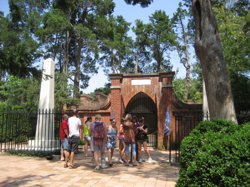 tomb.jpg