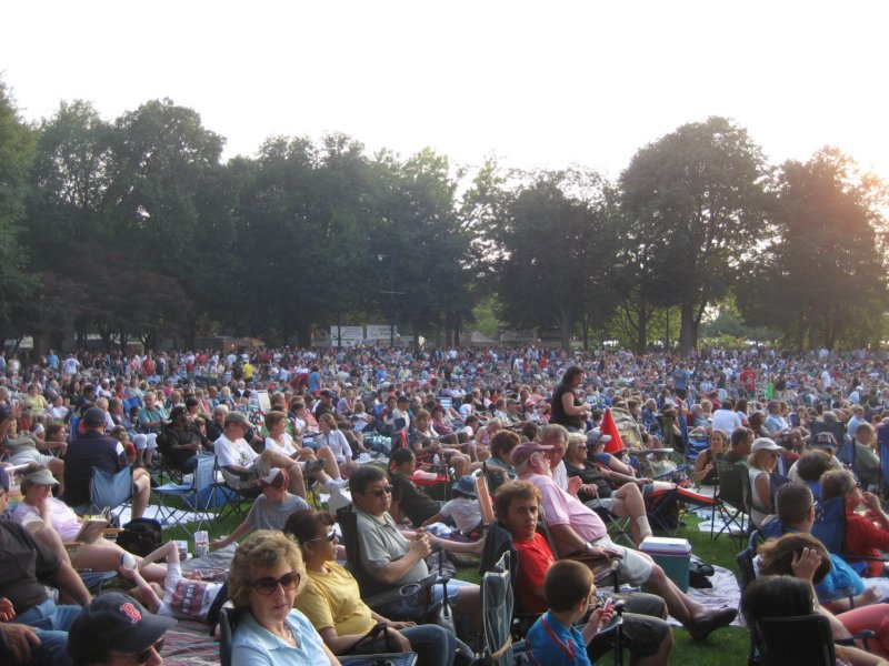 goodcrowd.jpg