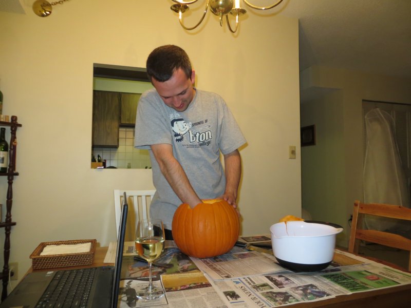 cleaningoutthepumpkin.jpg