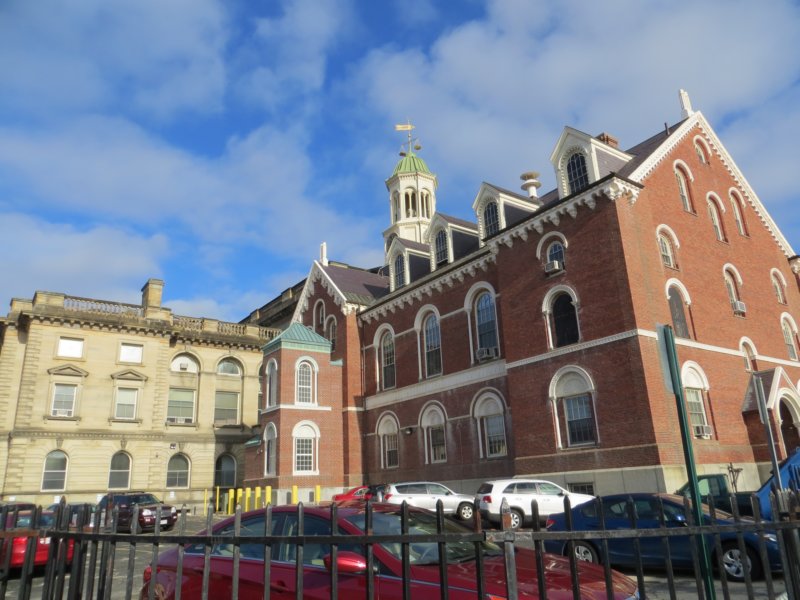 triptolowelltwohalvestothecourthouse.jpg