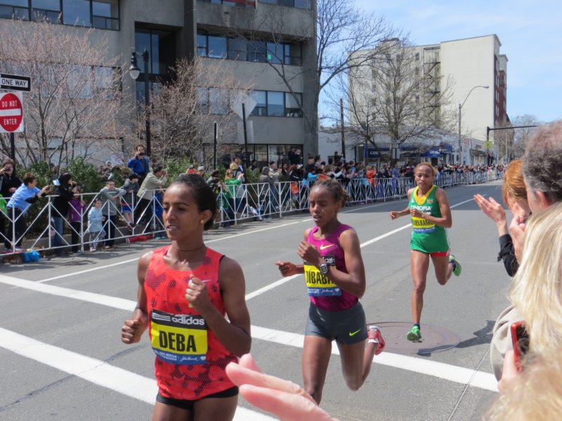 womenmarathonrunners.jpg