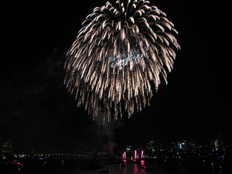 bigfirework.jpg
