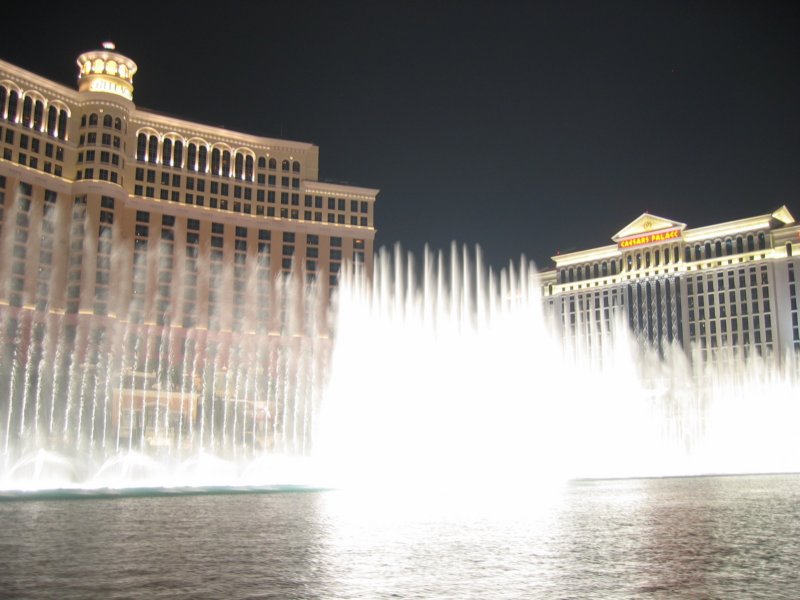 bellagioatnight.jpg