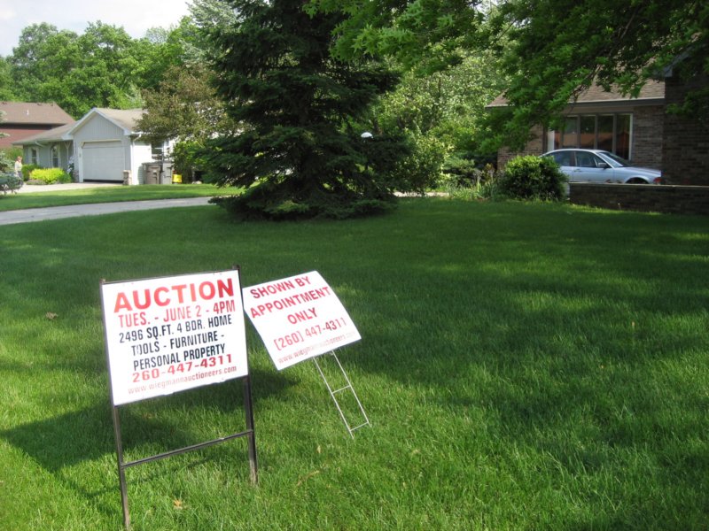 auctionsigns.jpg