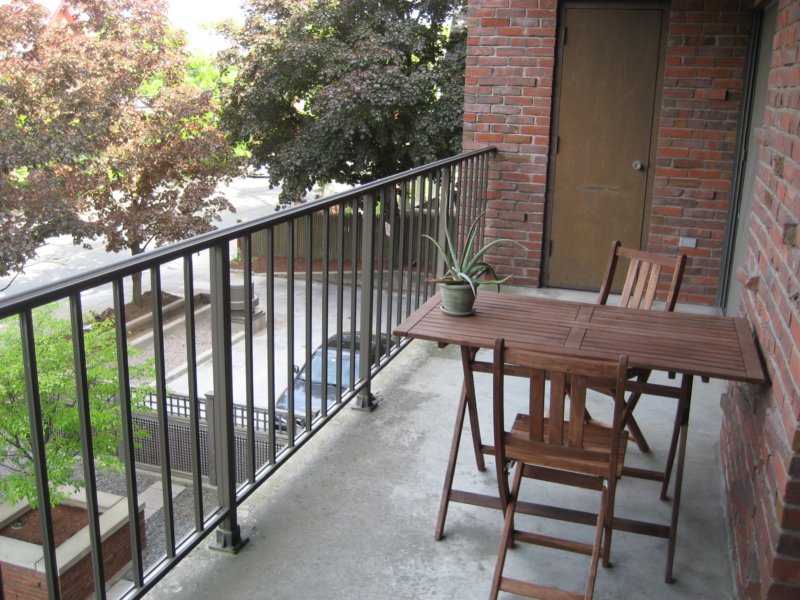 balcony.jpg