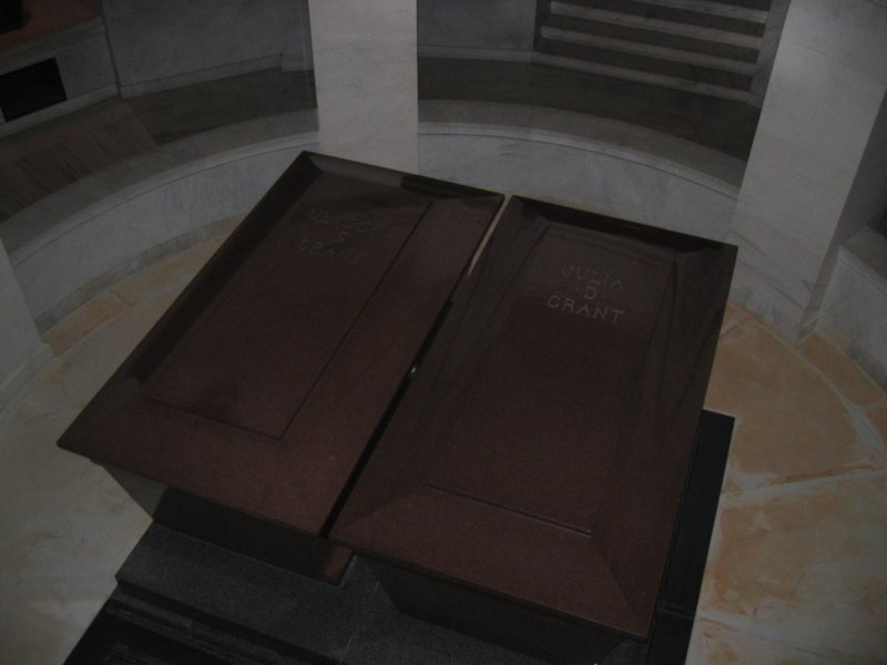 theactualtomb.jpg