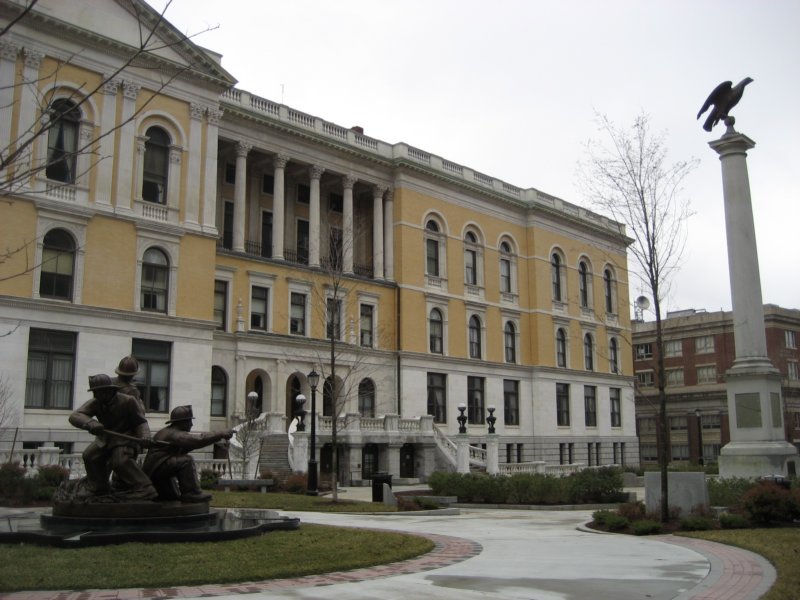 statehousecourtyard.jpg