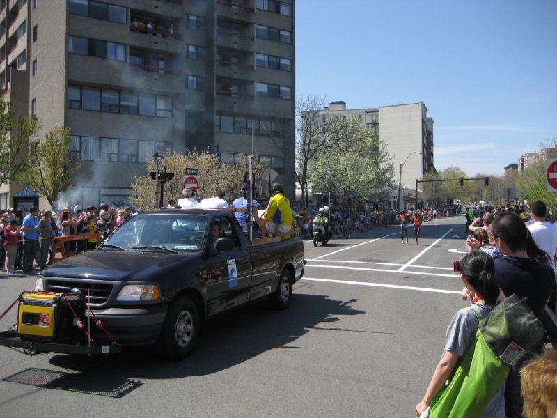 bostonmarathonwomenleaders.jpg