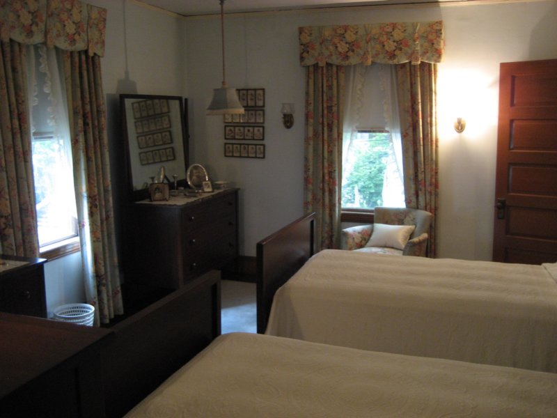 themasterbedroom.jpg