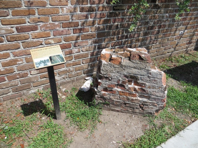 partoftheoldwallofthecity.jpg