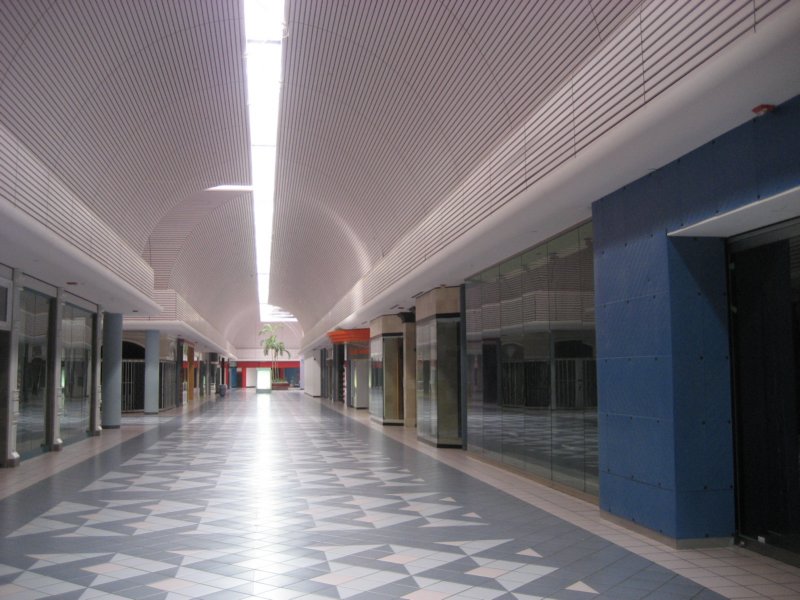 emptymall.jpg