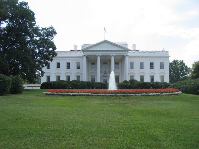 whitehouselawn.jpg