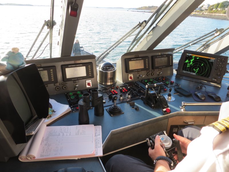 shipcontrolsincludingremote.jpg