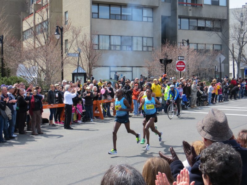runnersinthelead.jpg
