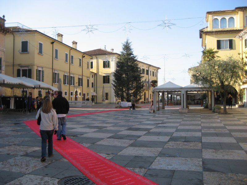 plaza.jpg